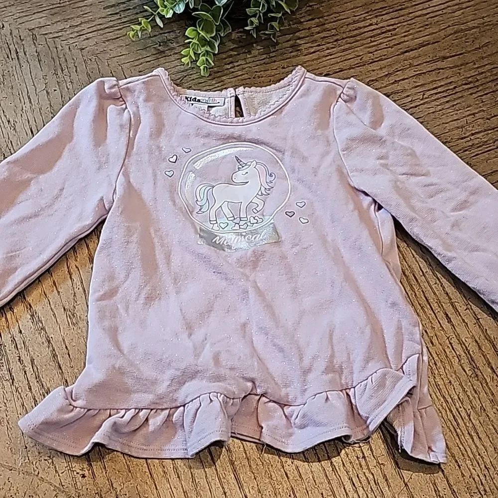 Unicorn sweater size 6 Kids Headquarters